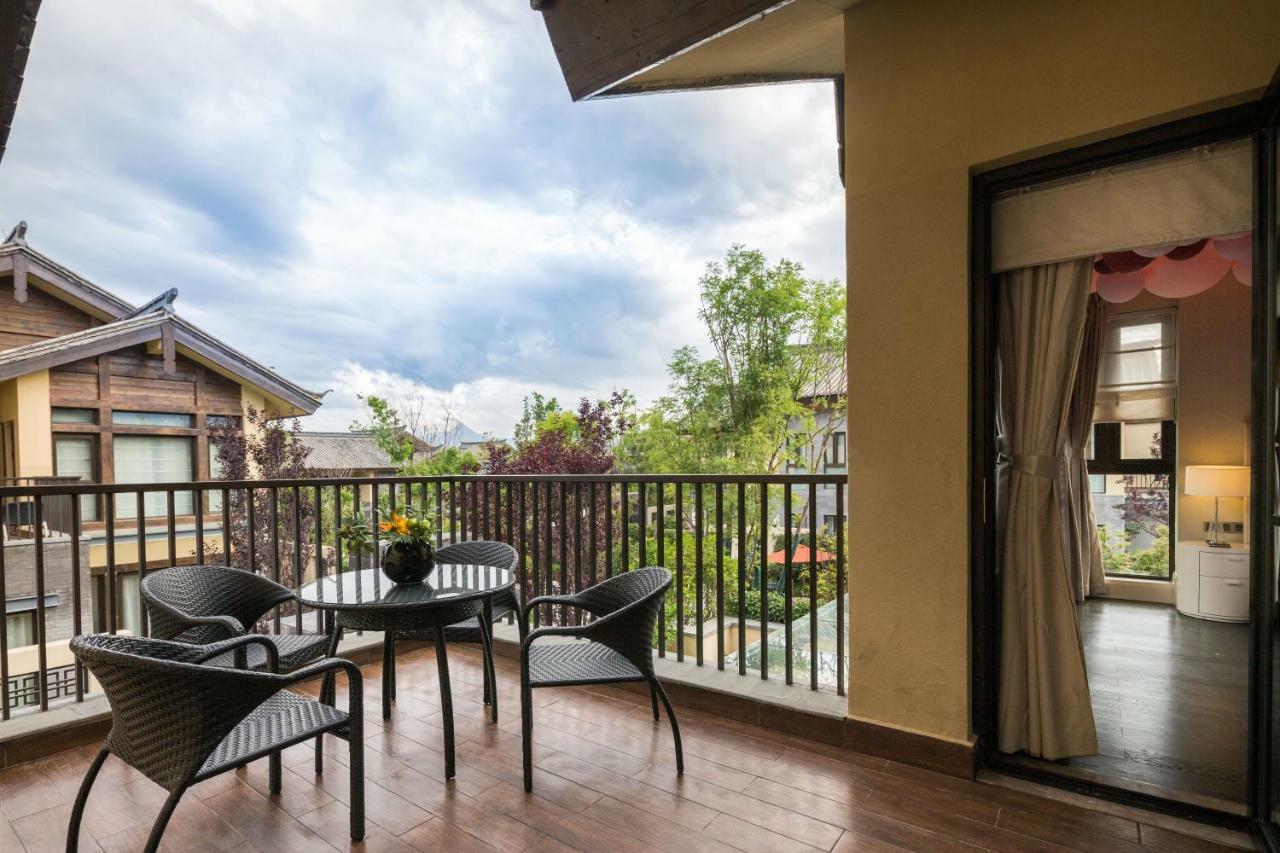 Howard Johnson Jinlin Plaza Lijiang Лицзян Экстерьер фото